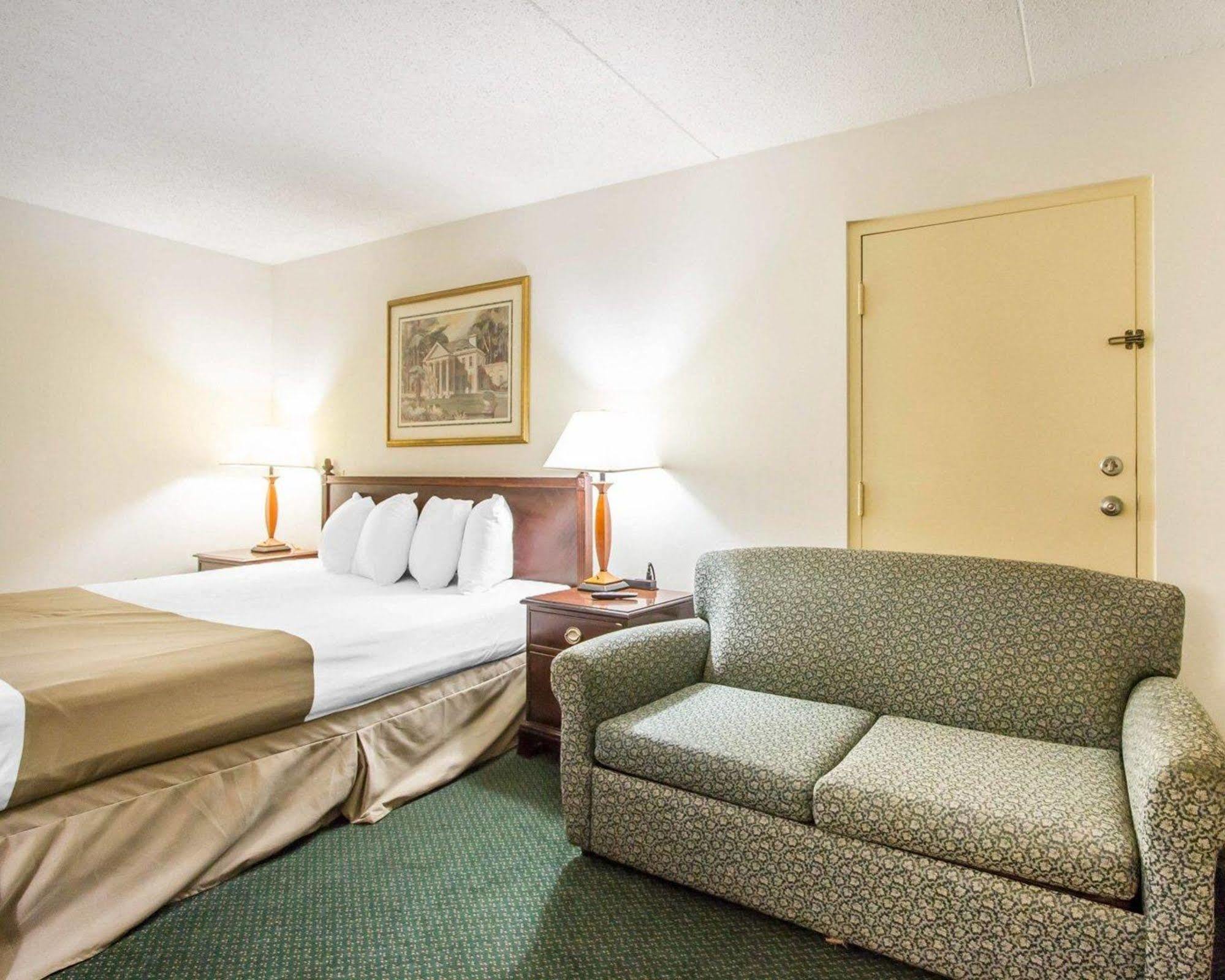 Econo Lodge Inn & Suites Fort Rucker Daleville 外观 照片