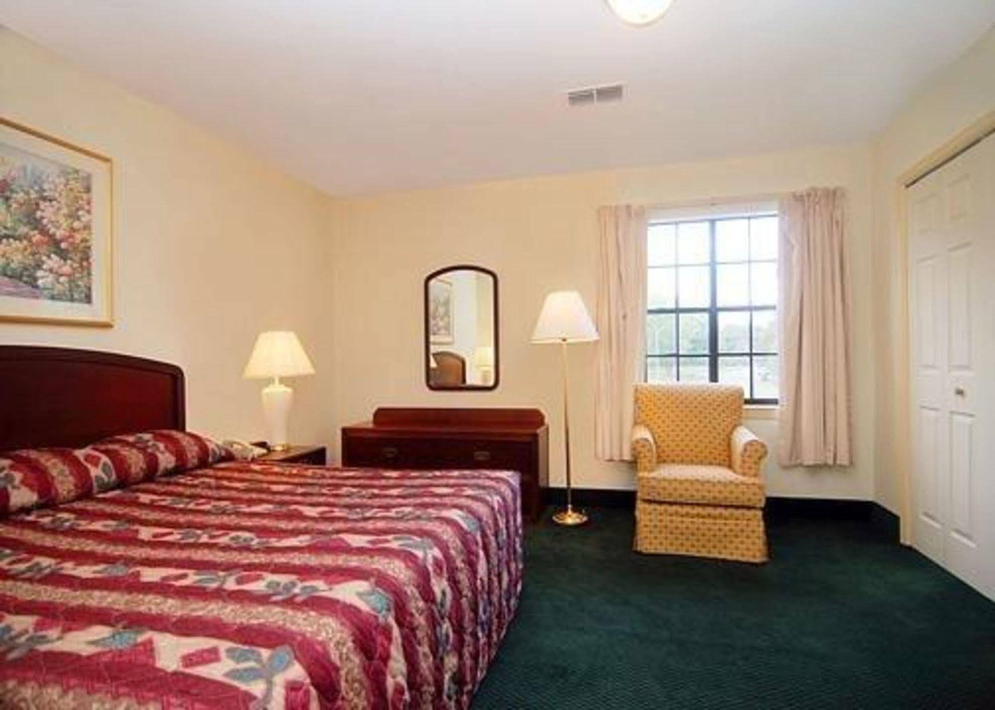 Econo Lodge Inn & Suites Fort Rucker Daleville 客房 照片